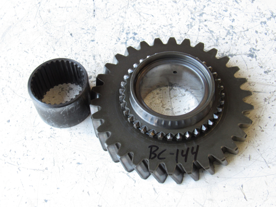 Picture of Kubota 32530-21720 Gear 30T & Race 32530-21820