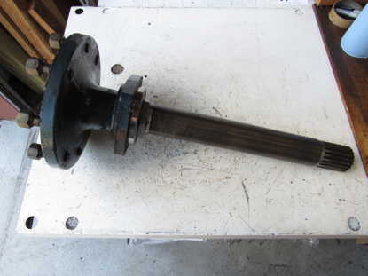 Picture of Kubota 32530-27110 Rear Axle Shaft Flanged Hub