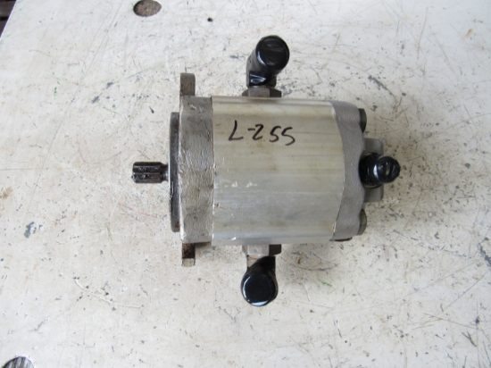 Picture of Toro 98-9999 Hydraulic Reel Motor to 6500D 6700D 5500D Reelmaster Mower