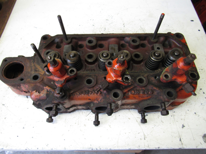 Picture of Case IH David Brown K965767 K965768 Cylinder Head w/ Valves F925050 Diesel 1190