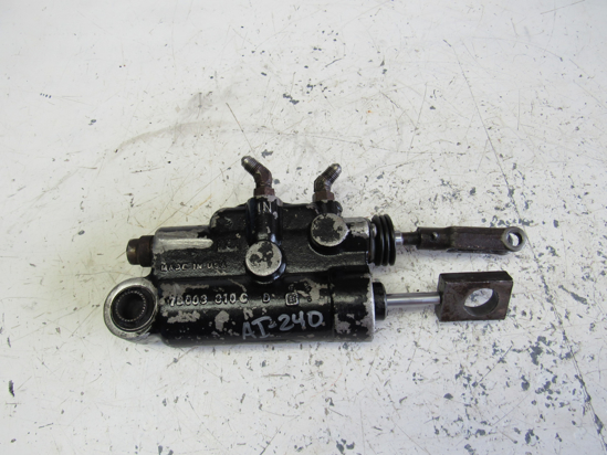 Picture of Bobcat 6584477 6632644 Hydrostatic Servo Valve LEAKING