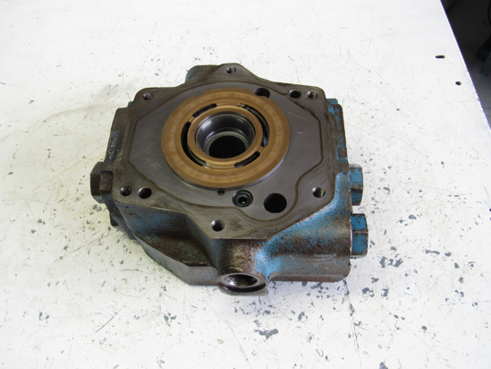 Picture of Bobcat 6512931 Hydraulic Hydrostatic Pump Body Center