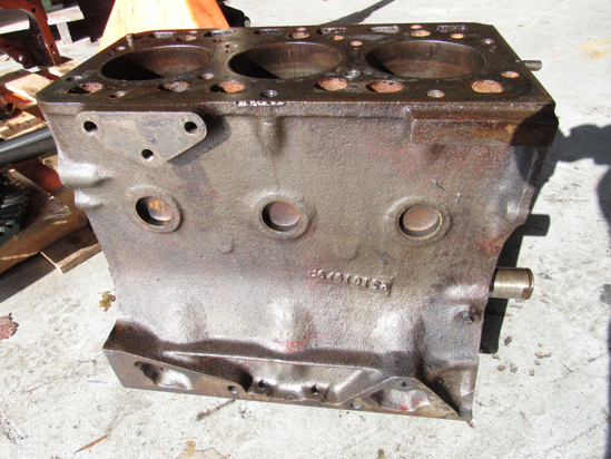 Picture of Allis Chalmers 72090496 Cylinder Block Crankcase AC Fiat