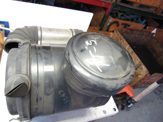 Picture of Donaldson Air Filter Cleaner Housing Assembly to6 Cylinder John Deere 6068 Diesel Engine