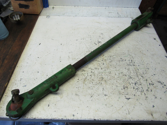 Picture of John Deere L28274 AL23422 L28930 LH Left Lift Link Assy L33534