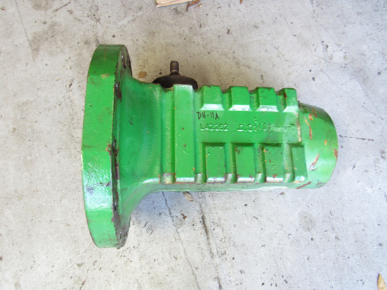 Picture of John Deere L42262 Rear Axle Housing