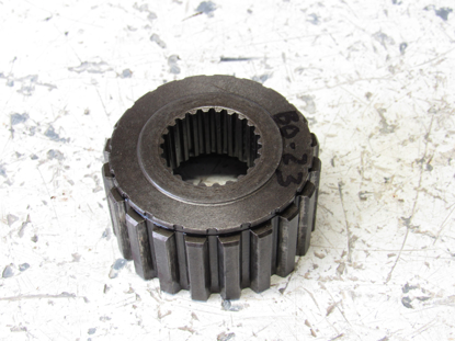 Picture of Kubota 35260-23270 Spline Boss