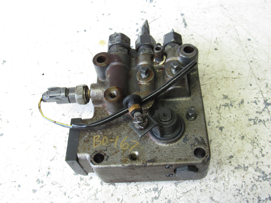 Picture of Kubota 3F240-27402 PTO Valve Assy 3F240-27400 YR894-00100