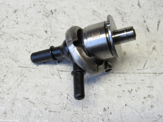 Picture of Kubota 1J508-97640 DEF Injector 1J509-19501 1J508-97643 1J508-19500