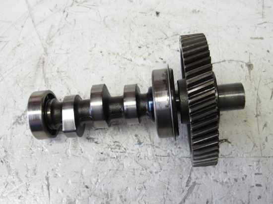 Picture of Kubota 16020-16170 Fuel Camshaft & Gear to certain D905 D1005 D1105-E D1305-E engine 16272-51150  16020-16170   16020-16171   16272-51151