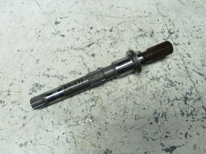 Picture of John Deere Input Shaft to 3225B Eaton Hydraulic Hydrostatic Piston Pump (older with more splines, see shaft)