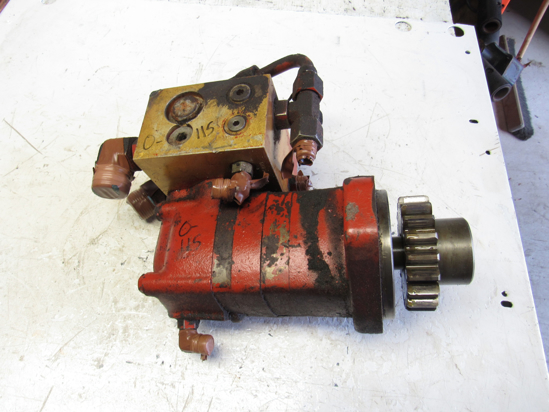 Picture of Ditch Witch 158-708 159-076 Hydraulic Ground Drive Motor & Manifold off 3500DD Trencher