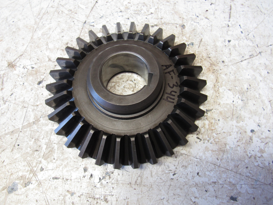 Picture of John Deere E96094 Bevel Gear 915 916 920 925 926 930 935 936 Disc Mower