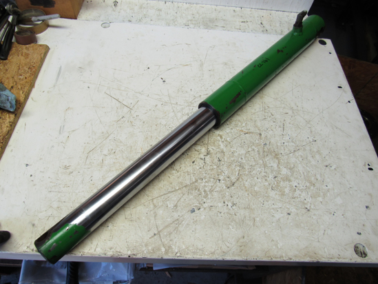 Picture of John Deere AE36081 Hydraulic Cylinder 920 925 926 1380 1424 1525 820 Disc Mower