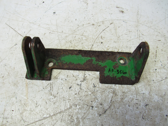 Picture of John Deere AE58694 Rh Right Gage Shoe Bracket 916 926 936