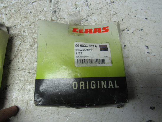 Picture of Claas 0008335070 8335070 833507.0 U-Joint Bearing Cross