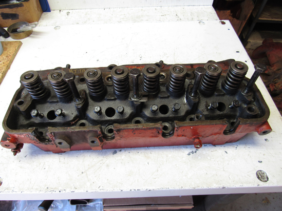 Picture of Cylinder Head D0NN8090E off 1982 Ford 172 Diesel E2JL6015AA Engine off Ditch Witch R40 Trencher