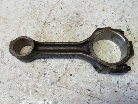 Picture of Connecting Rod off 1982 Ford 172 Diesel in Ditch Witch R40 Trencher
