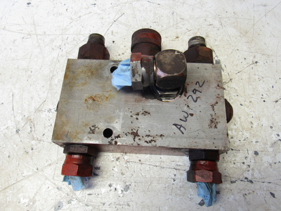 Picture of Hydraulic Attachement Manifold Block 155-959 to certain Ditch Witch R40 Trencher