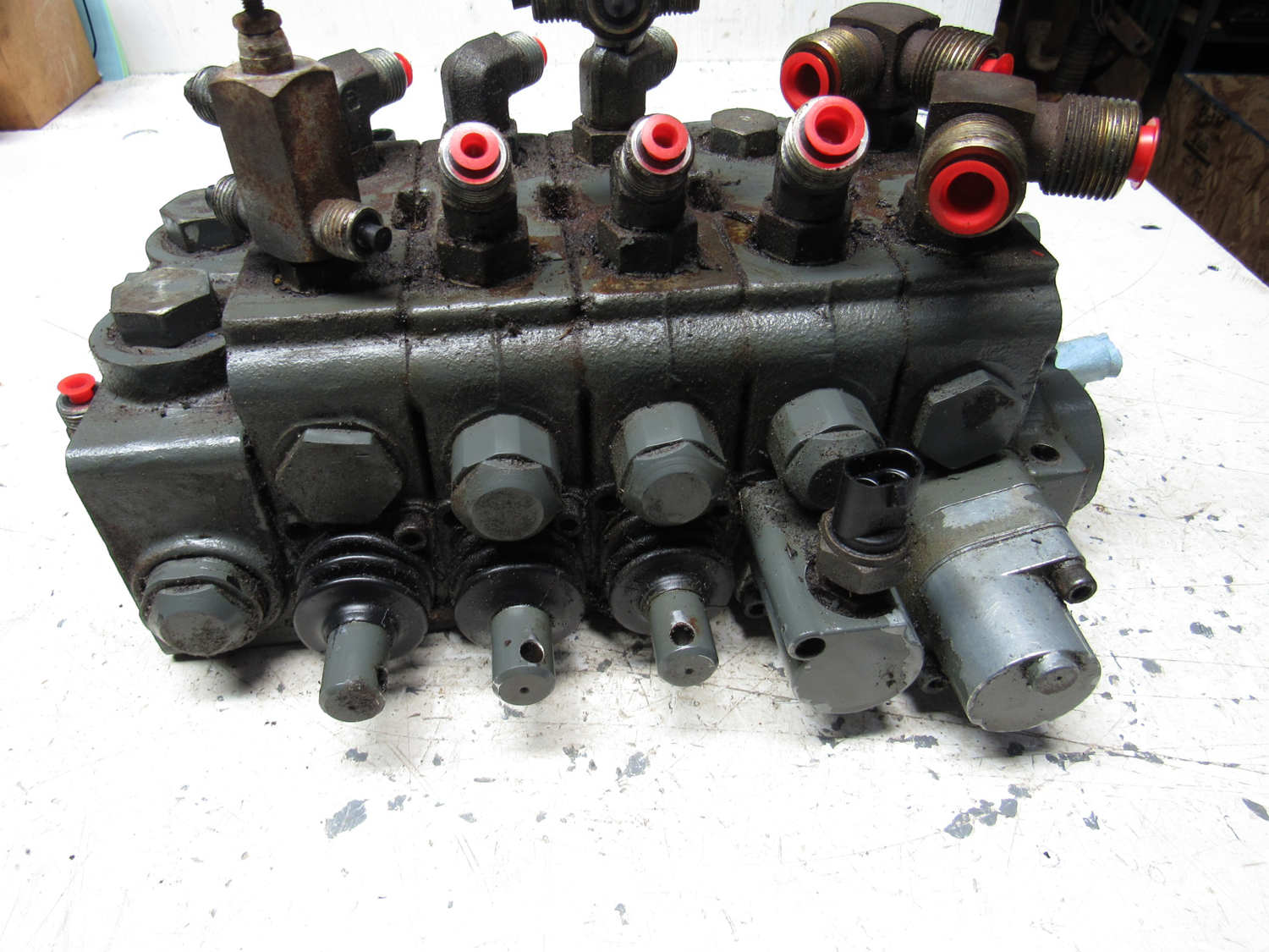 Eastern Triangle Enterprises LLC EStore. Toro 1053800 Hydraulic Valve