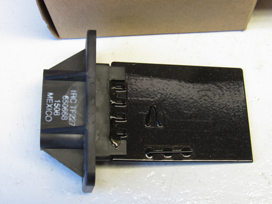 Picture of Unused Old Stock Mack 7787-650668 Resistor 7787650668