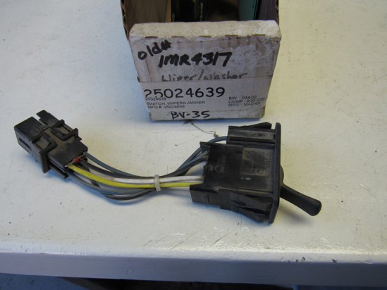 Picture of Unused Old Stock Mack 25024639 Wiper Washer Switch 1MR4317