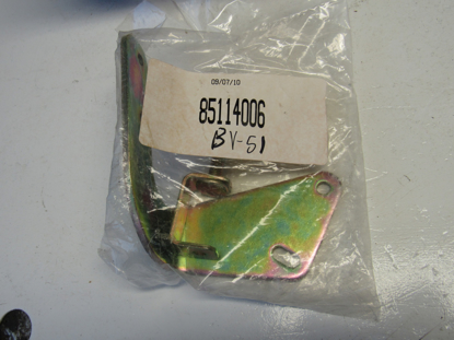 Picture of Unused Old Stock Volvo 85114006 Bracket