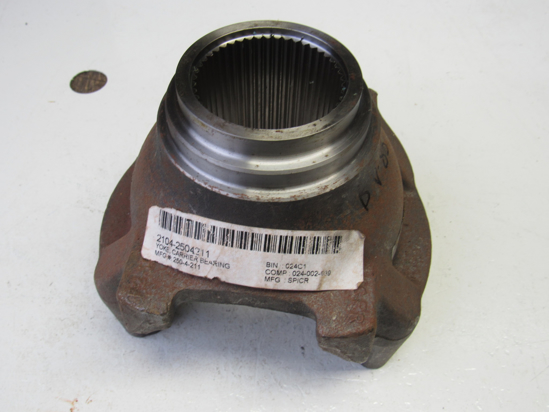 Picture of Unused Old Stock Spicer 2104-2504211 Drive Shaft End Yoke 250-4-21-1