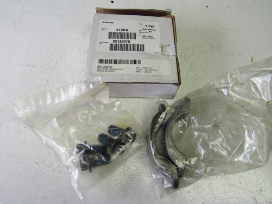 Picture of Unused Old Stock Volvo 85133970 Bearing Retainer Kit
