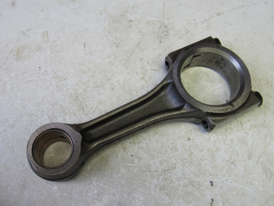 Picture of Connecting Rod off Yanmar 4TNV88-BDSA2 Diesel Engine