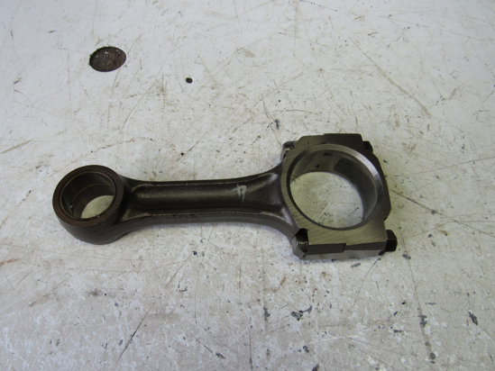 Picture of Connecting Rod off 2002 Isuzu D201 ThermoKing Diesel Engine FM3457