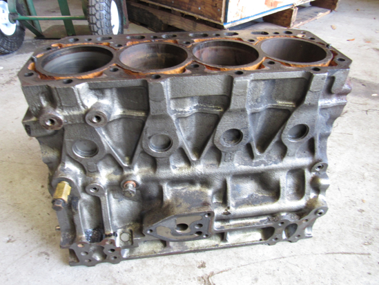 Picture of Cylinder Block Crankcase NEEDS WORK off Yanmar 4TNE86-ETK Thermo King TK486E