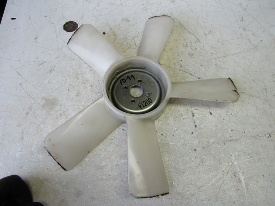 Picture of Radiator Fan to certain Kubota V1305-E Engine