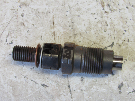 Picture of Old Stock REMAN Fuel Injector Kubota D1105 Diesel Engine