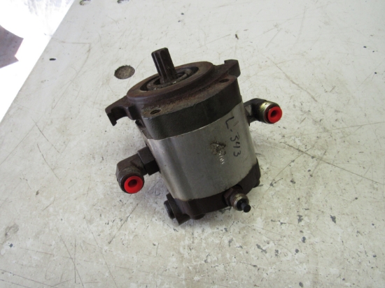 Picture of Toro 108-1447 Hydraulic Reel Motor 5500D 6500D 6700D Mower 98-9999 120-6272 92-7387 110-1717