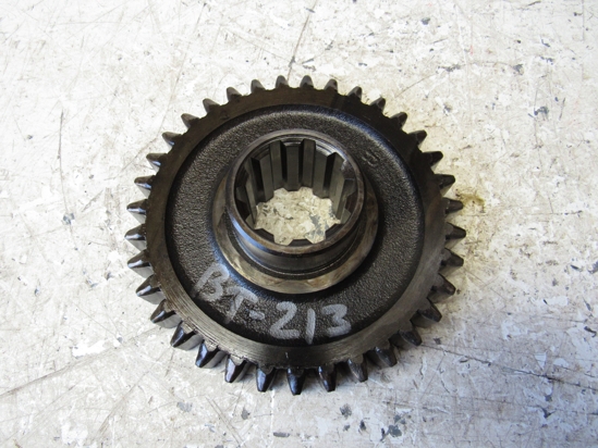 Picture of 3rd Countershaft Gear 35T A37731 J I Case 430 Tractor