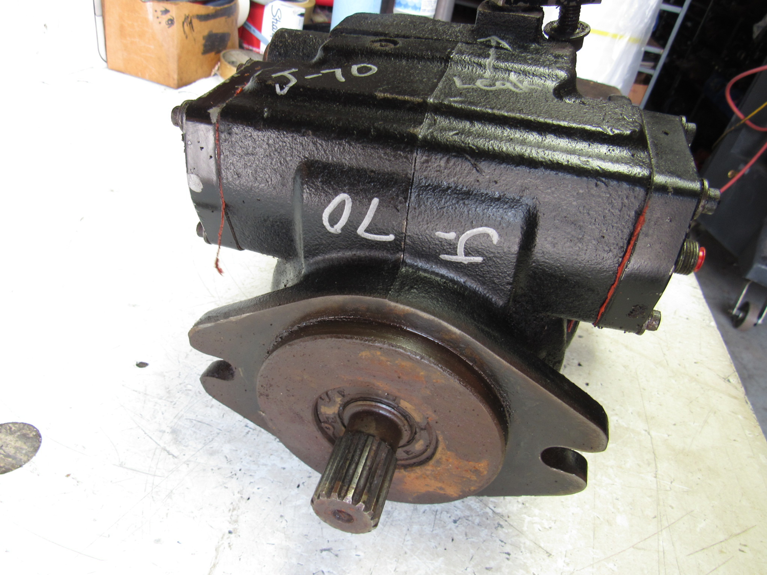 Eastern Triangle Enterprises LLC EStore. Toro 1059846 Hydraulic Piston Drive Pump 4500D 4700D