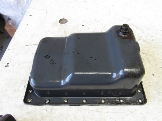 Picture of Oil Pan Sump off 2006 Kubota D1105-ES02 Toro 104-3495