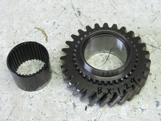 Picture of Transmission First Shaft 27Tooth Gear 3C152-28240 Kubota M9960 Tractor