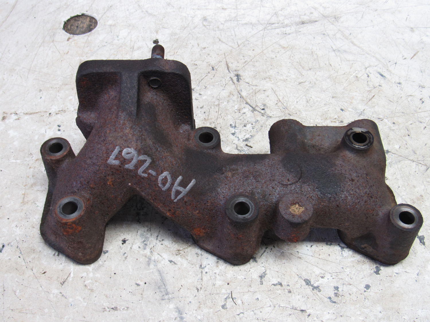 Eastern Triangle Enterprises LLC EStore. Exhaust Manifold M811492 John Deere Yanmar 3TNV84T