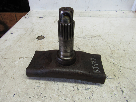 Picture of Toro 26-1680 Mower Deck Blade Spindle 84-5370