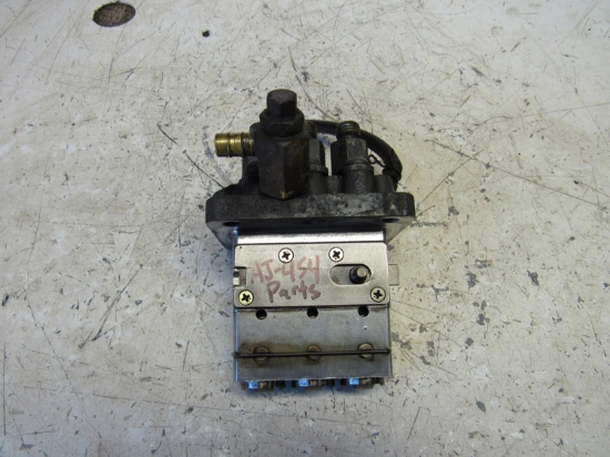 Picture of For Parts/Not Working Fuel Injection Pump off Kubota D905 D1105-E