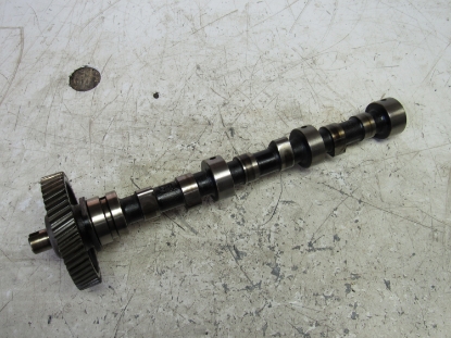 Picture of Kubota 16261-16010 Camshaft & Timing Gear to certain D905 D1005 D1105 engine 16261-16912 16261-16910  16261-16012