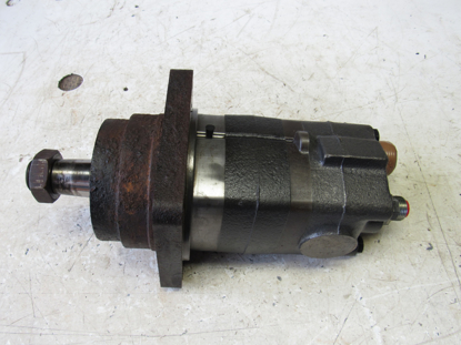Picture of Front Hydraulic Drive Motor AMT2650 John Deere 3215A 3215B 3225B Mower