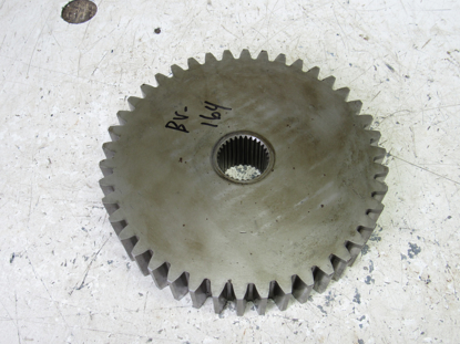 Picture of Vermeer 216198001 Rear Axle 42T Pinion Gear off RT450 Trencher