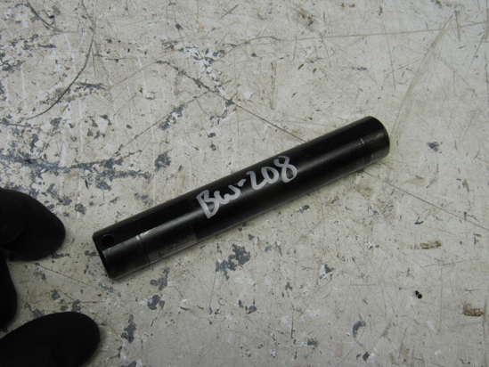 Picture of John Deere CH10933 Differential Shaft