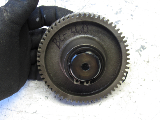 Picture of Kubota 16251-24010 Timing Idler Gear & Shaft D905 D1005 16251-24250
