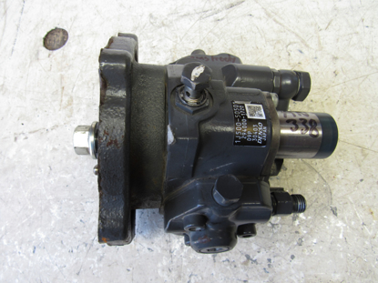 Picture of Fuel Injection Supply Pump 1J500-50500 Kubota FOR PARTS 1J500-50502 1J500-50501 1J500-50505 1J500-50503 1J500-50504