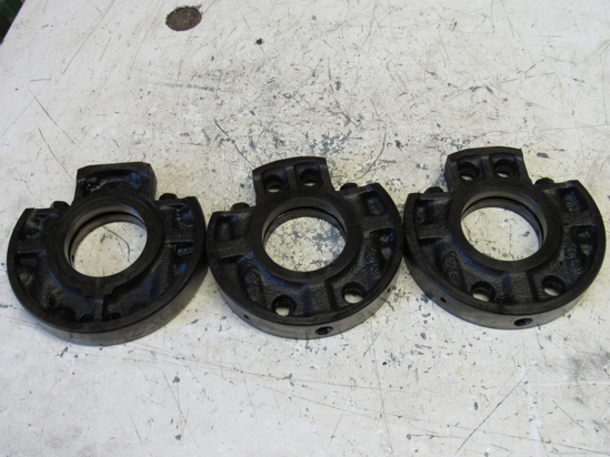 Picture of Kubota 19202-04040 15521-04055 15521-04065 Main Bearing Case D1102