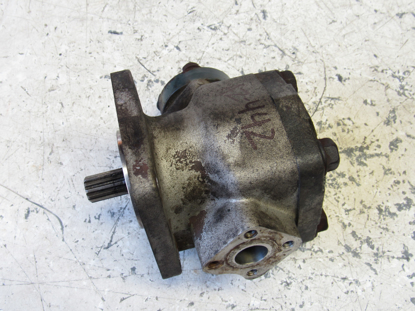 Picture of Kubota 38240-76100 Hydraulic Oil Gear Pump